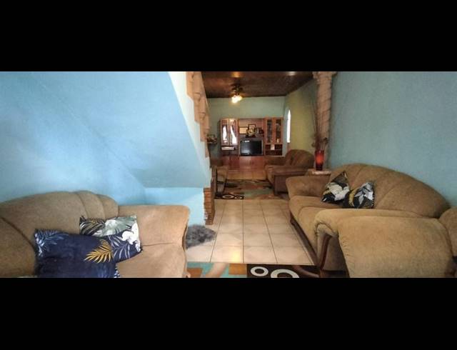 4 BEDROOM DUPLEX FOR SALE IN CANESIDE